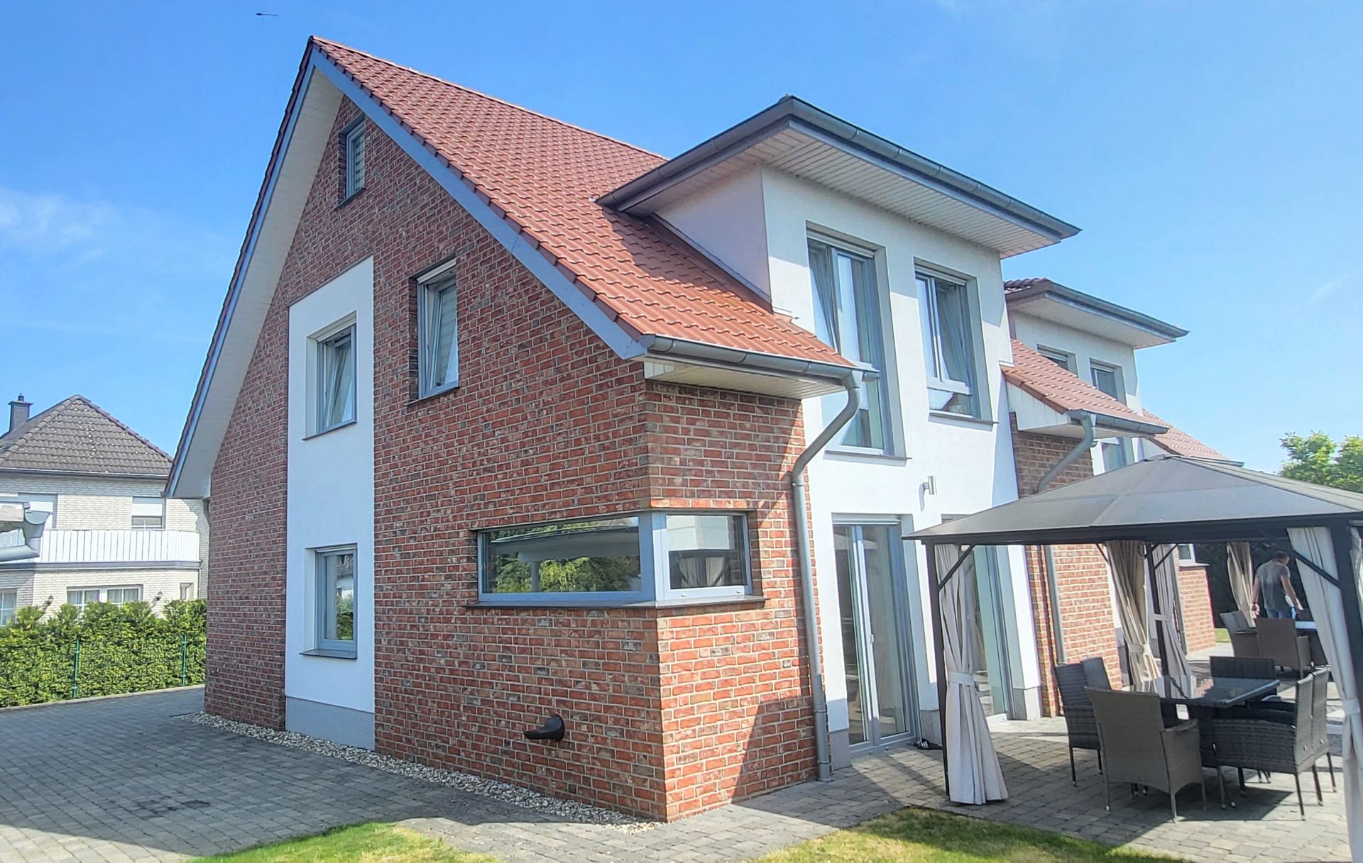 Hausansicht Garten